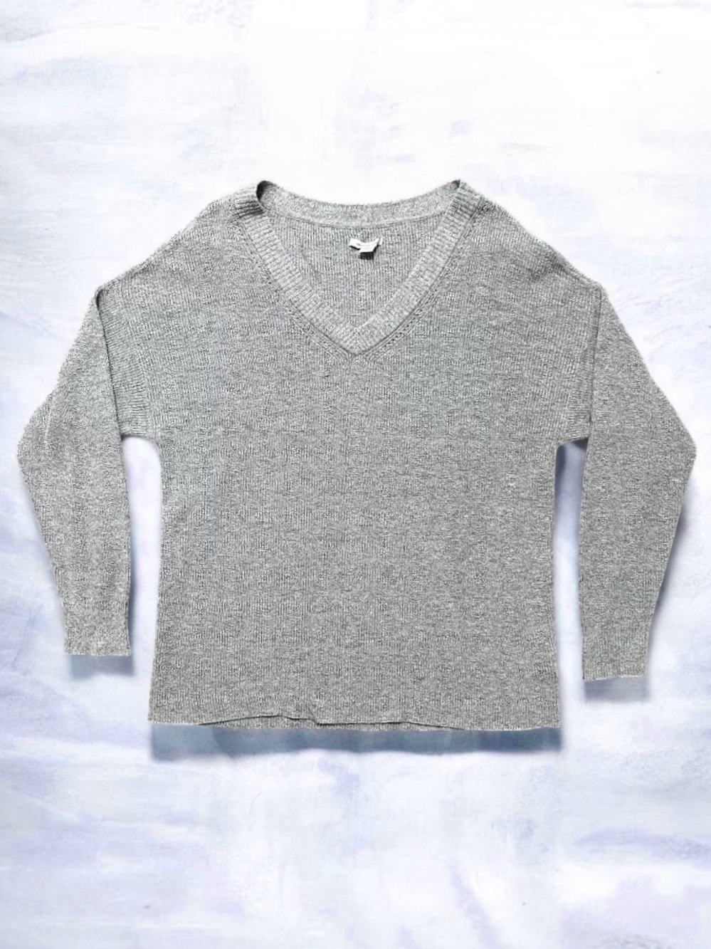 American Eagle Outfitters Heather Gray V-Neck Knit Pullover Sweater